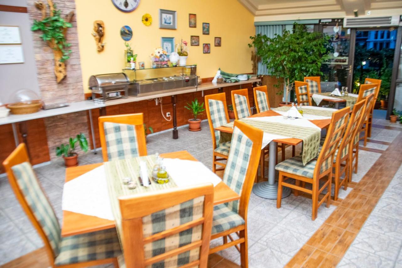 Family Hotel Rainbow Święty Włas Zewnętrze zdjęcie