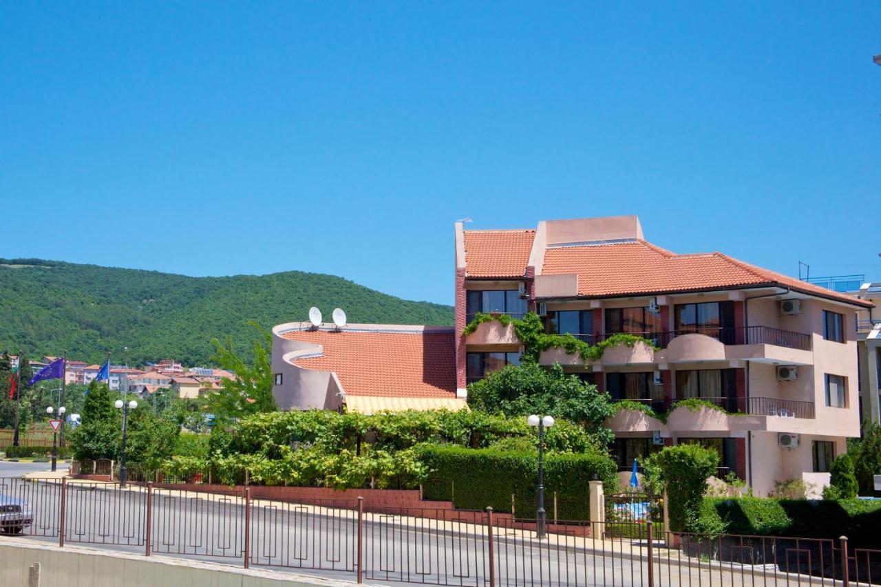 Family Hotel Rainbow Święty Włas Zewnętrze zdjęcie