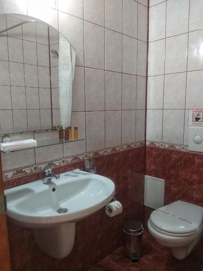Family Hotel Rainbow Święty Włas Zewnętrze zdjęcie
