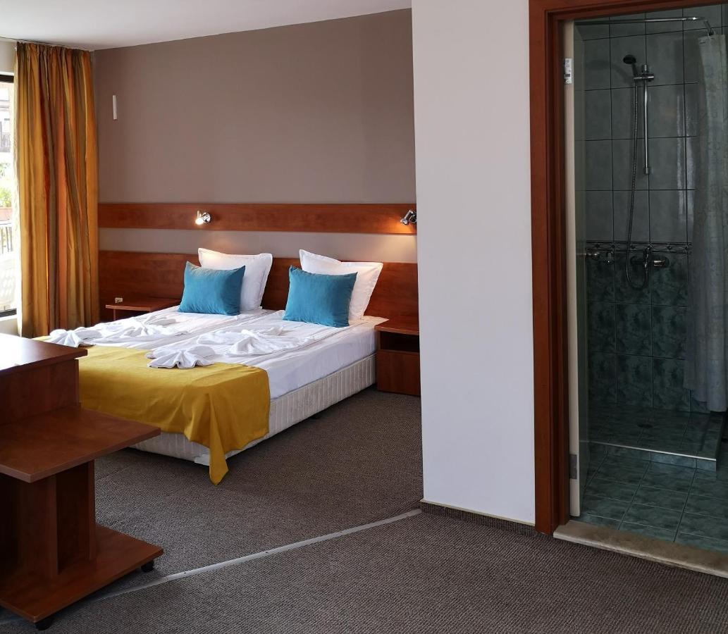 Family Hotel Rainbow Święty Włas Zewnętrze zdjęcie