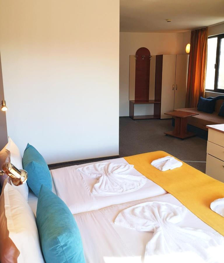 Family Hotel Rainbow Święty Włas Zewnętrze zdjęcie